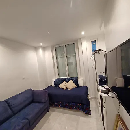 Apartment Studioparis17 *